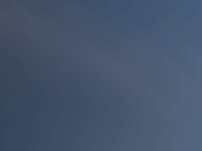 vías de tren con carro detenido