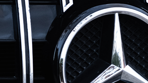 Las marcas alemanas Mercedes-Benz y BMW se destacan por su lujo y tecnologías innovadoras.