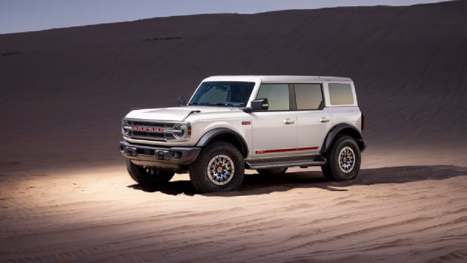 Ford Bronco 2026 60 Aniversario tendrá un techo de color blanco.