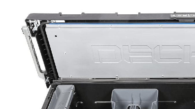 Caja de herramientas deslizamiento para camionetas pick-up Decked ofrece garantía de por vida.