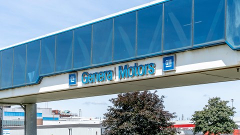 General Motors controla varias marcas como Cadillac, Chevrolet, Buick y GMC.