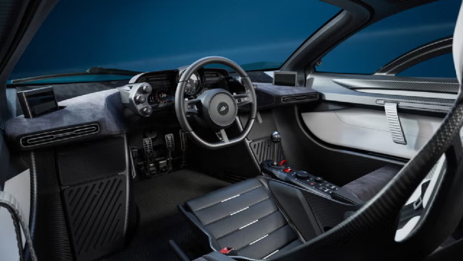 GMA Le Mans GTR tiene una configuración de tres asientos.