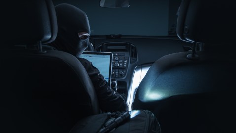 El alarmante truco para robar tu auto en menos de 2 minutos