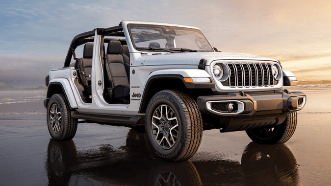 Jeep Wrangler 2026 tiene versiones de dos y cuatro puertas.