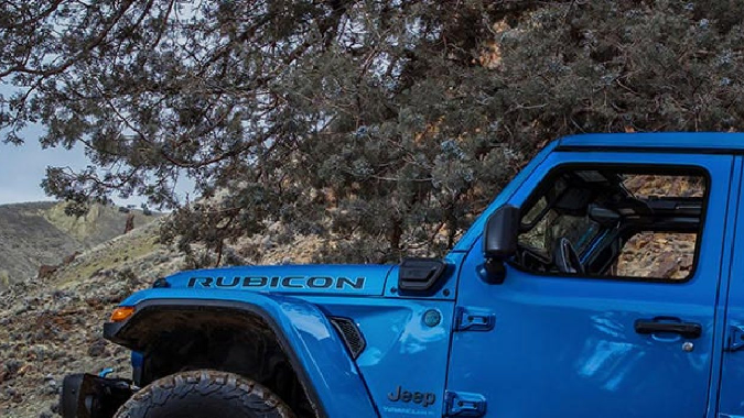 Jeep Wrangler 2026 tiene opciones de techo duro y de lona.