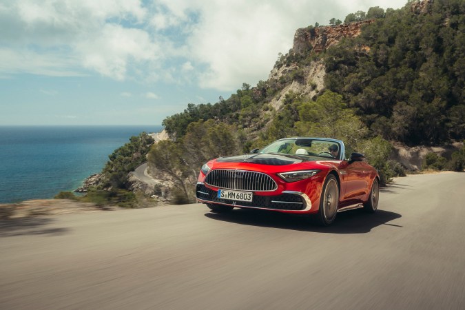 Mercedes-Maybach SL680 Monogram Series 2026 ideal para paseos con mucho lujo.