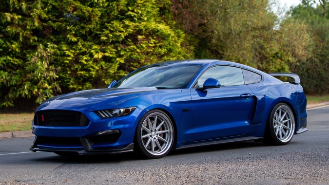 Ford Mustang seguirá teniendo motores a gasolina.