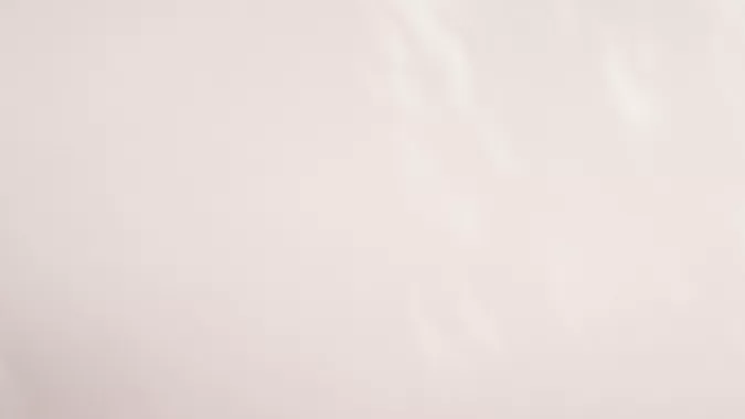 Auto eléctrico de lujo: Rolls-Royce Spectre Primavera deslumbra con su diseño.