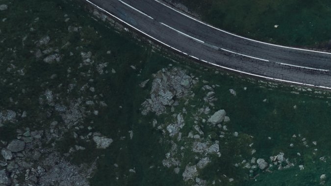 Porsche 911 Carrera 4 GTS "Tributo a Transfăgărășan" en honor a los 50 años de la icónica carretera.