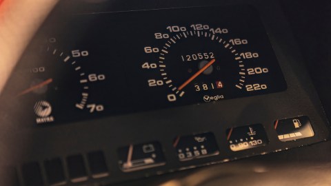 Los odómetros muestran el recorrido de por vida de un auto.