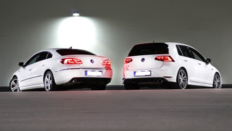 Sedán y hatchback son vendidos por muchas marcas de autos.