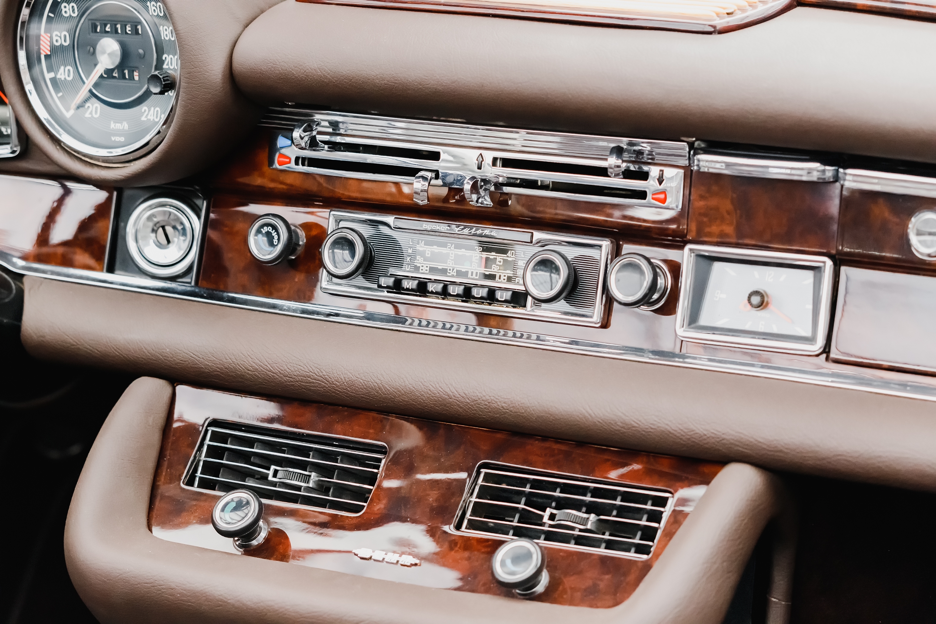 Los botones físicos han sido poco a poco eliminados de los autos.