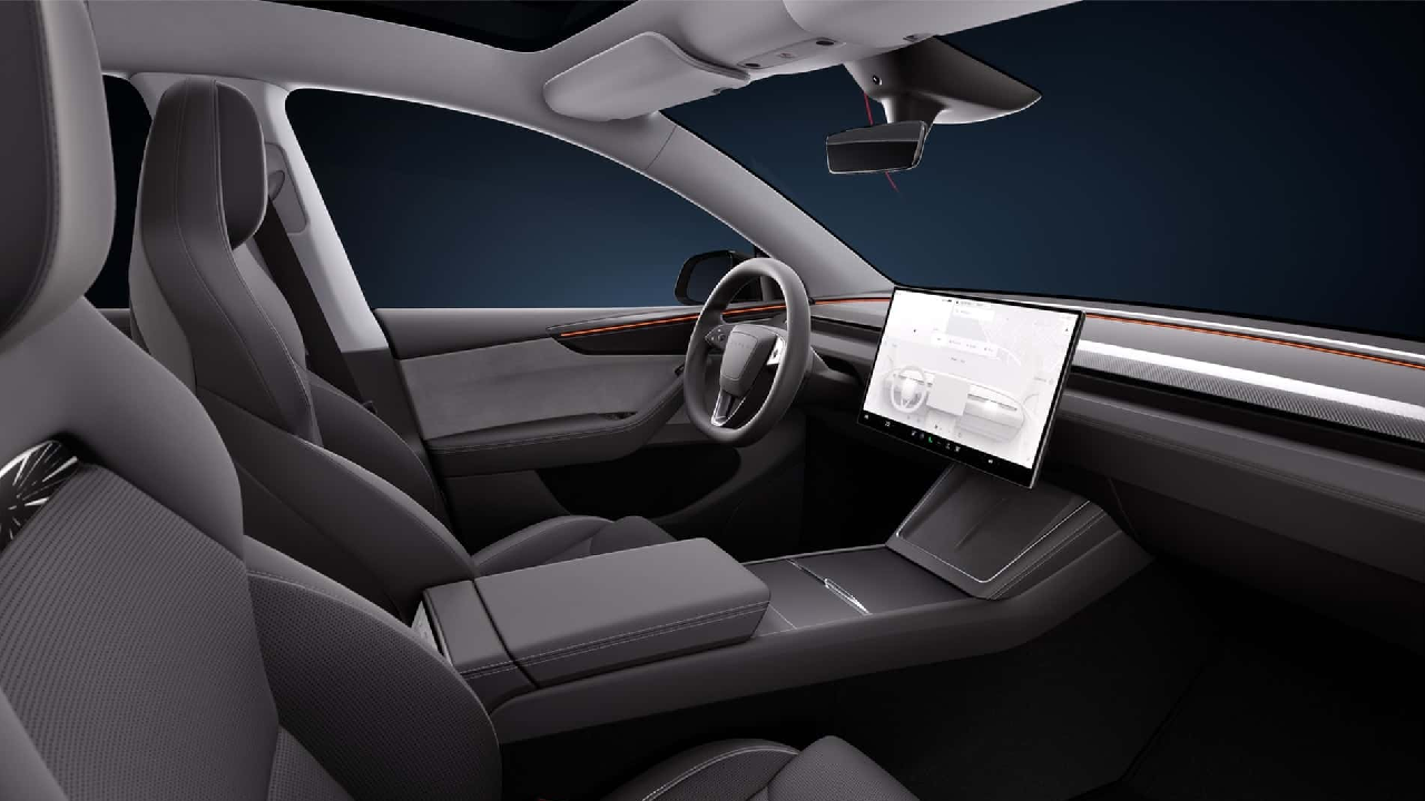 Tesla Y Performance 2026 tiene mejores acabados en la cabina.