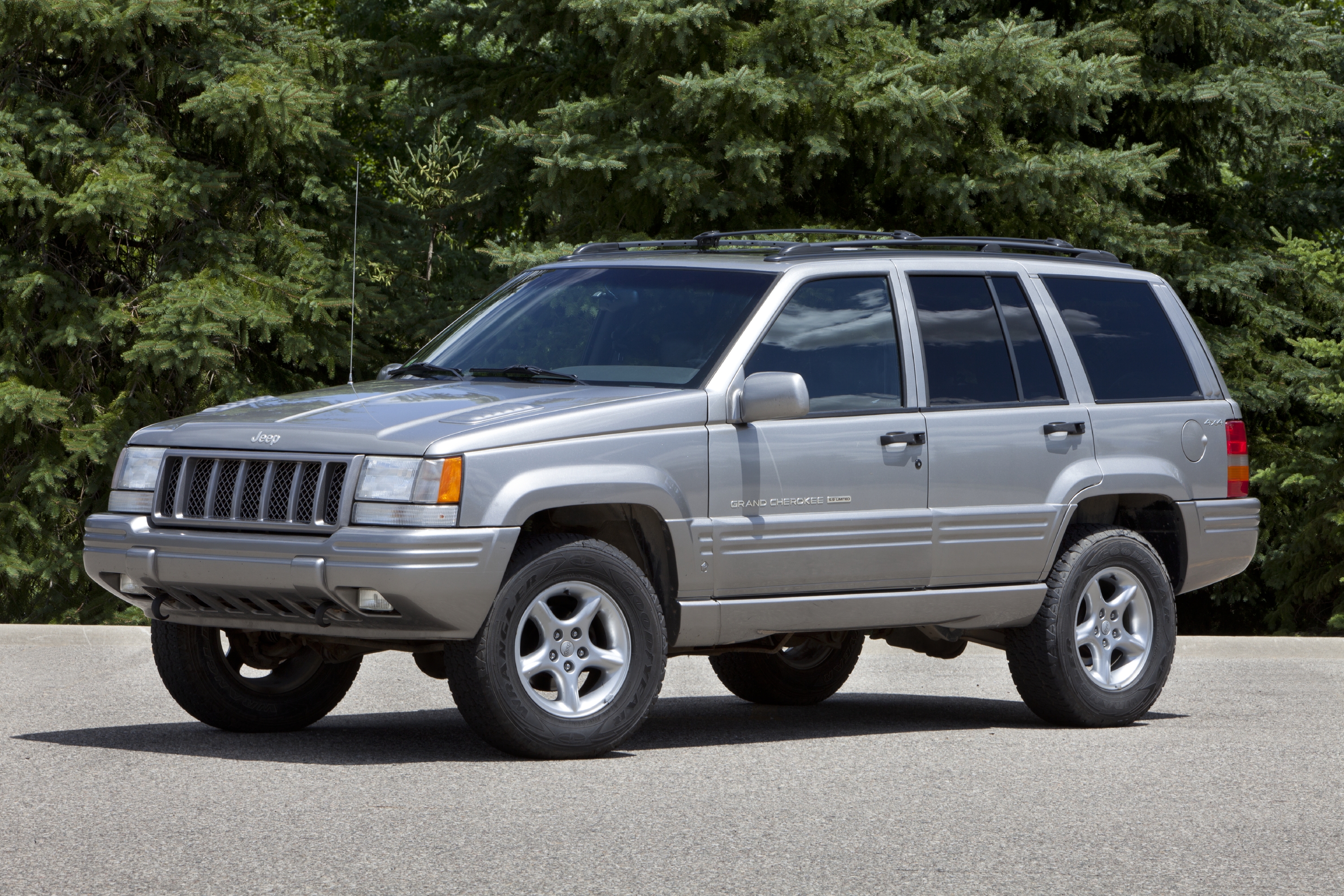 Toyota Tacoma y Jeep Cherokee: vehículos para reparaciones fáciles y baratas.