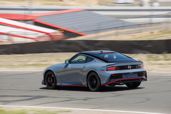 Nissan Z Nismo tendrá su caja de cambios manual para el futuro.