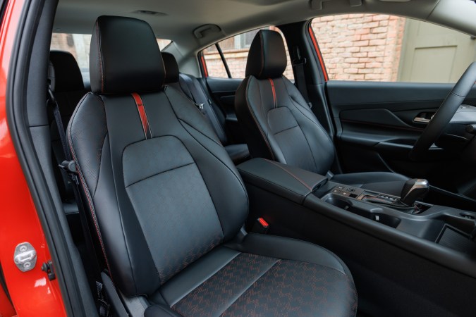 Nissan Sentra 2026 tiene mayor comodidad en su interior.
