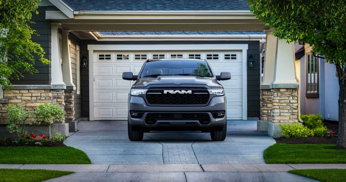 ¿Buscas una camioneta eléctrica? La Ram Ramcharger 2026 es para ti.