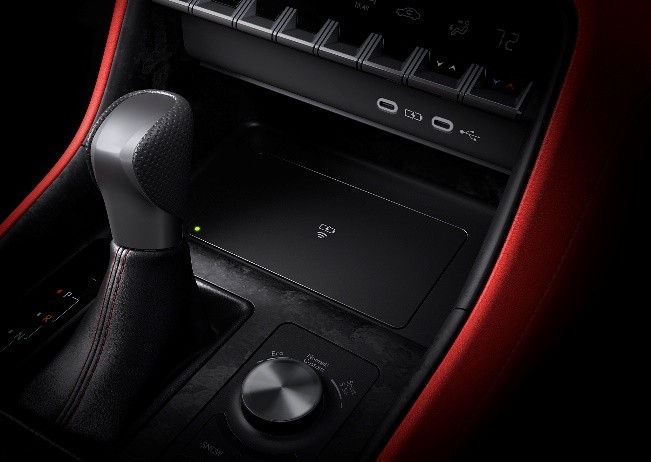 Lexus IS 2026 tiene nuevos detalles en su interior.