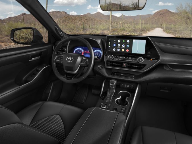 Toyota Highlander 2026 tiene un interior amplio.