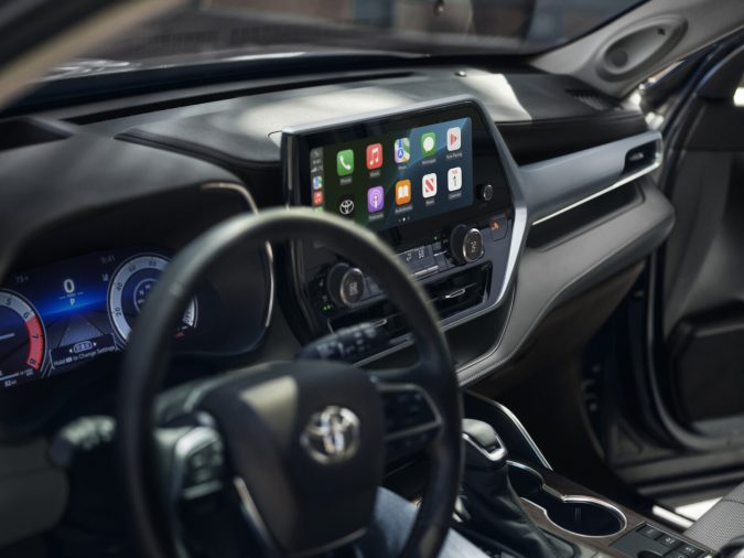 Toyota Highlander 2026 destaca con una pantalla de 12 pulgadas.