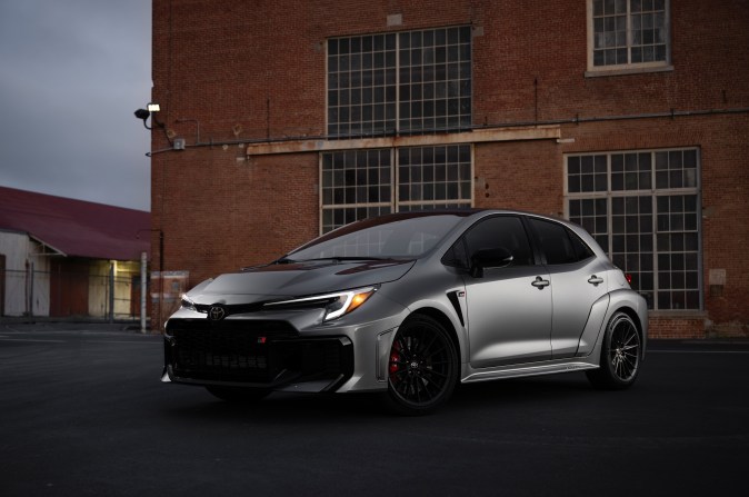 Toyota GR Corolla 2026 costará alrededor de los $40,000 dólares.