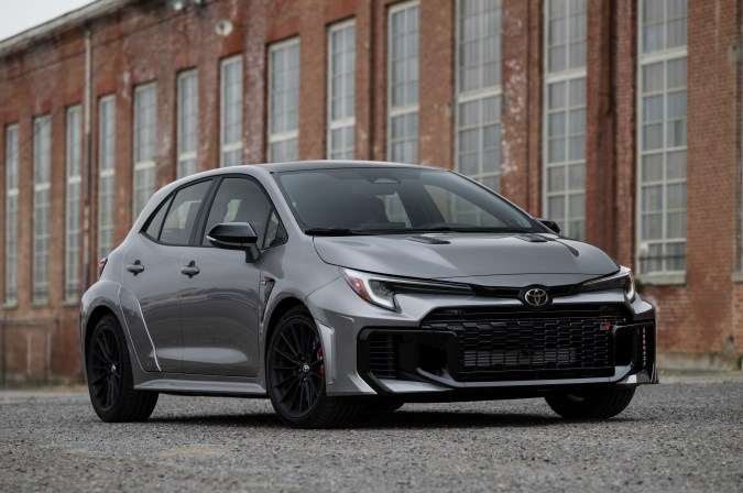 Toyota GR Corolla 2026 se ajustó el chasis para lograr más rigidez.