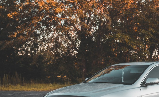 Guía de autos DIY: mantén tu coche con herramientas básicas y repuestos asequibles.