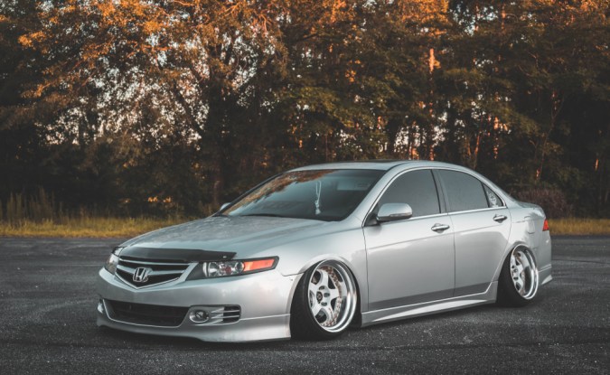 Guía de autos DIY: mantén tu coche con herramientas básicas y repuestos asequibles.