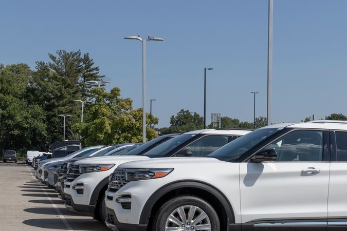 Ford retira 1.5 millones de autos por fallas en cámaras traseras: ¡conoce los modelos afectados!