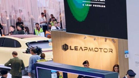 Descubre el Salón de Múnich 2025: autos eléctricos e híbridos en las calles históricas.