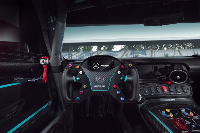 Mercedes-AMG GT2 Edition W16 tiene un interior de fibra de carbono.