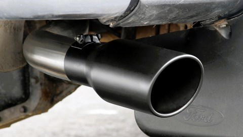 Mofles para autos: Guía para optimizar potencia y seguridad al conducir.