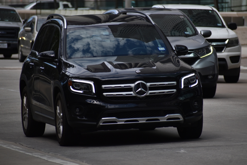 ¿Por qué algunos autos en EE.UU. llevan solo una placa?