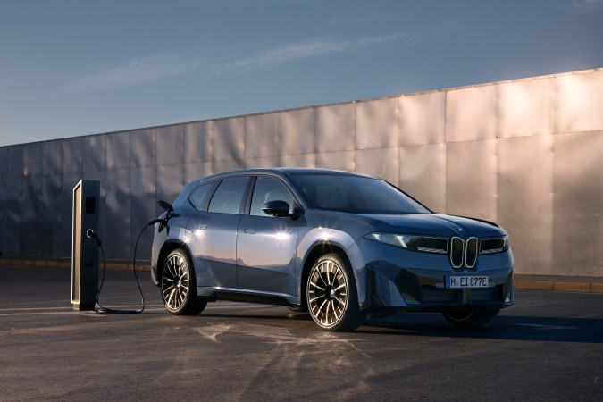 BMW iX3 tiene una autonomía de 500 millas.