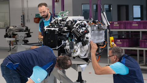 Sistema de pila de combustible de hidrógeno BMW de tercera generación será una alternativa a los motores eléctricos.