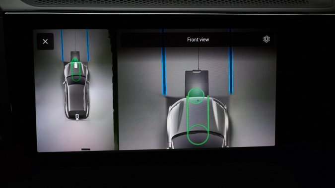 Cargador inalámbrico Porsche Wireless Charging estará disponible para 2026.