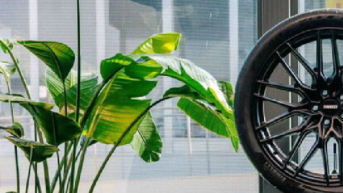 Pirelli Cyber Tyre será usado en Aston Martin.