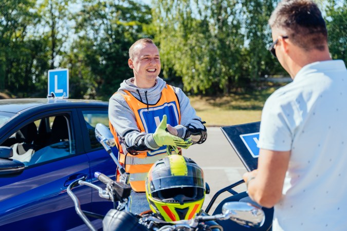 aprobación del examen de motocicleta