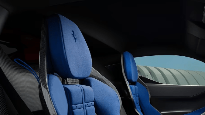 Ferrari 849 Testarossa tiene detalles interiores de comodidad y deportividad.