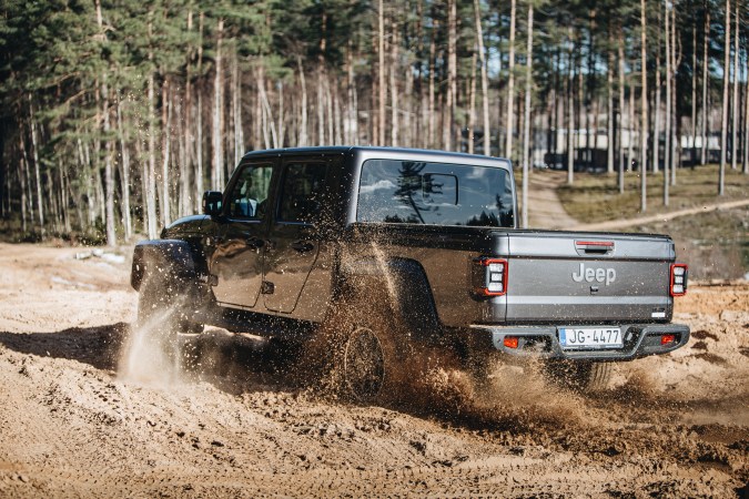 Jeep Gladiator destaca por sus grandes capacidades todoterreno.