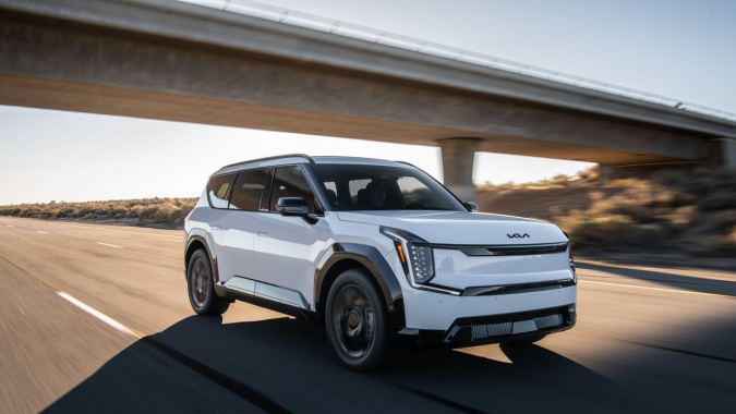 Kia EV9 2025 sigue su incremento de ventas.