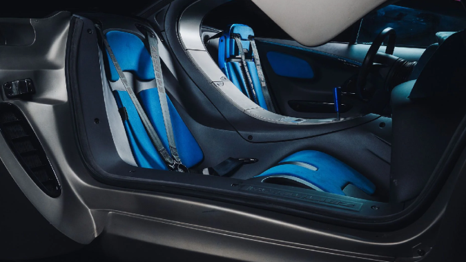 Lamborghini Pregunta tiene asientos deportivos.