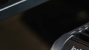 Volante Logitech G Series RS50 ofrece un agarre cómodo.