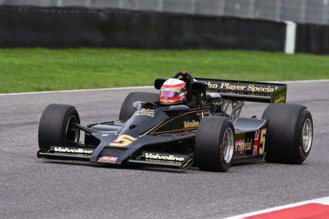 Lotus 78 destacó al ganar el campeonato por su efecto suelo.