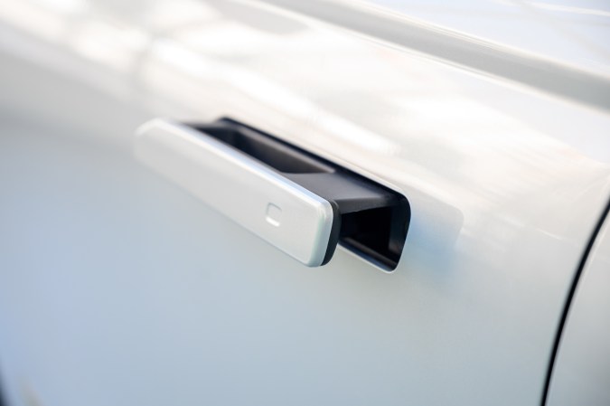 Las manillas de los autos han sido cambiadas por elementos más minimalistas.