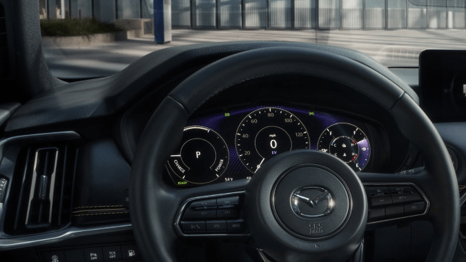 Mazda CX-90 2026 tiene un interior con varias comodidades.