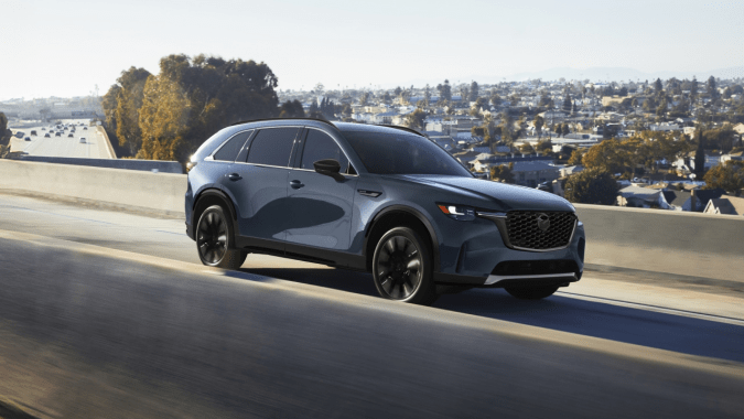 Mazda CX-90 2026 presenta motores con turbo para mayor potencia.