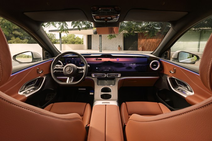 Mercedes-Benz GLC EQ 2026 tiene un interior innovador.