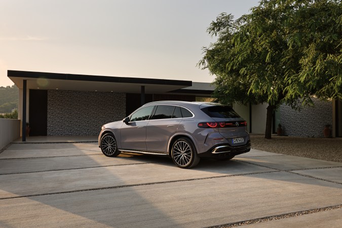 Mercedes-Benz GLC EQ 2026 tiene un diseño innovador.