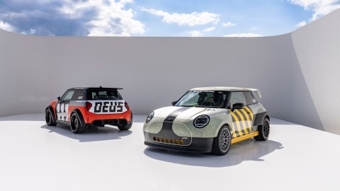 Mini JCW x Deus lanza dos modelos especiales.